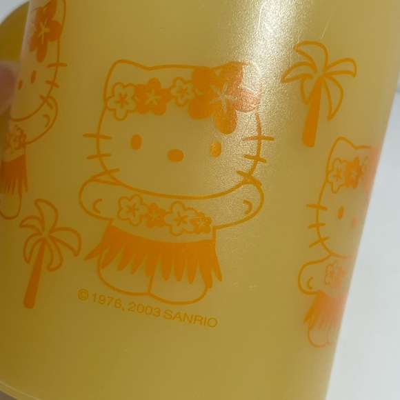 Vintage Sanrio Hello Kitty Hawaii Mug - Picture 7 of 7